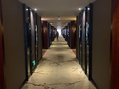 -武汉光谷广场杨家湾地铁站怡程酒店
