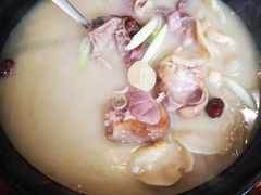 -黄桷树曹家私房菜(江与城店)