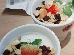 草莓酸奶-明谦·Coffee&Cocktail Bar(美您公园店)