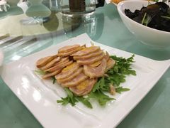 -红栌温泉山庄生态美食餐厅