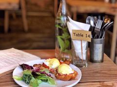 -Common Table · Brunch & Coffee