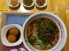 -呷佬·长沙手工米粉(金沙江路店)