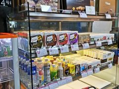 面包甜点陈列柜-凯司令西点房(虹桥路站店)