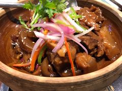 砂锅小黄牛-龙泉人椰子鸡·糟粕醋·地标海南菜(龙昆南店)