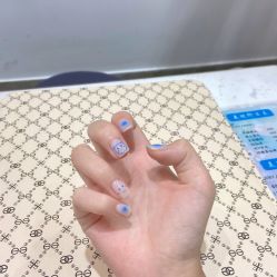-吉吉靓甲美睫