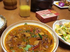 -老滇山寨•云南特色菜•地方菜•民族风情歌舞表演(金碧店)