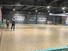-极限PLAY运动娱乐新世界·团建派对表演休闲馆·室内高空游乐园