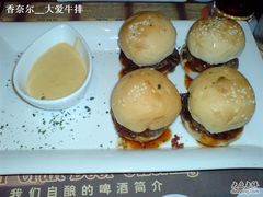 招牌迷你芝士汉堡-Boxing Cat Brewery拳击猫精酿啤酒馆(永福店)