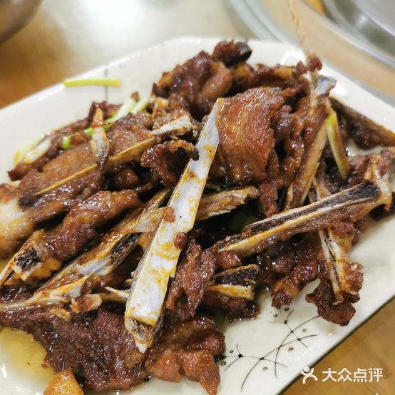 明发砂煲鸡大排档(一中店)