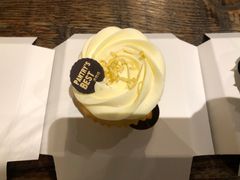 薰衣草柠檬纸杯蛋糕-Pantry's Best派悦坊蛋糕(K11购物艺术中心店)