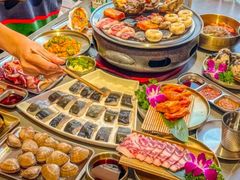 -围炉肉舍•炭烤活鳗•丹东海鲜烤肉(步行街店)