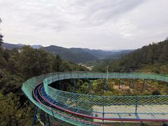 -燕子河大峡谷天坑仙境