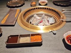 -铭牛烧肉·和牛海鲜自助(高新月牙湖店)