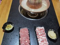 -果松木炭酸菜铜火锅·外婆参鸡汤