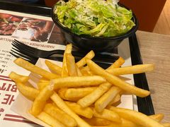 -The Habit Burger Grill 哈比特汉堡(复兴soho店)