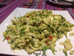 -香巴拉云南餐厅(华莱坞店)