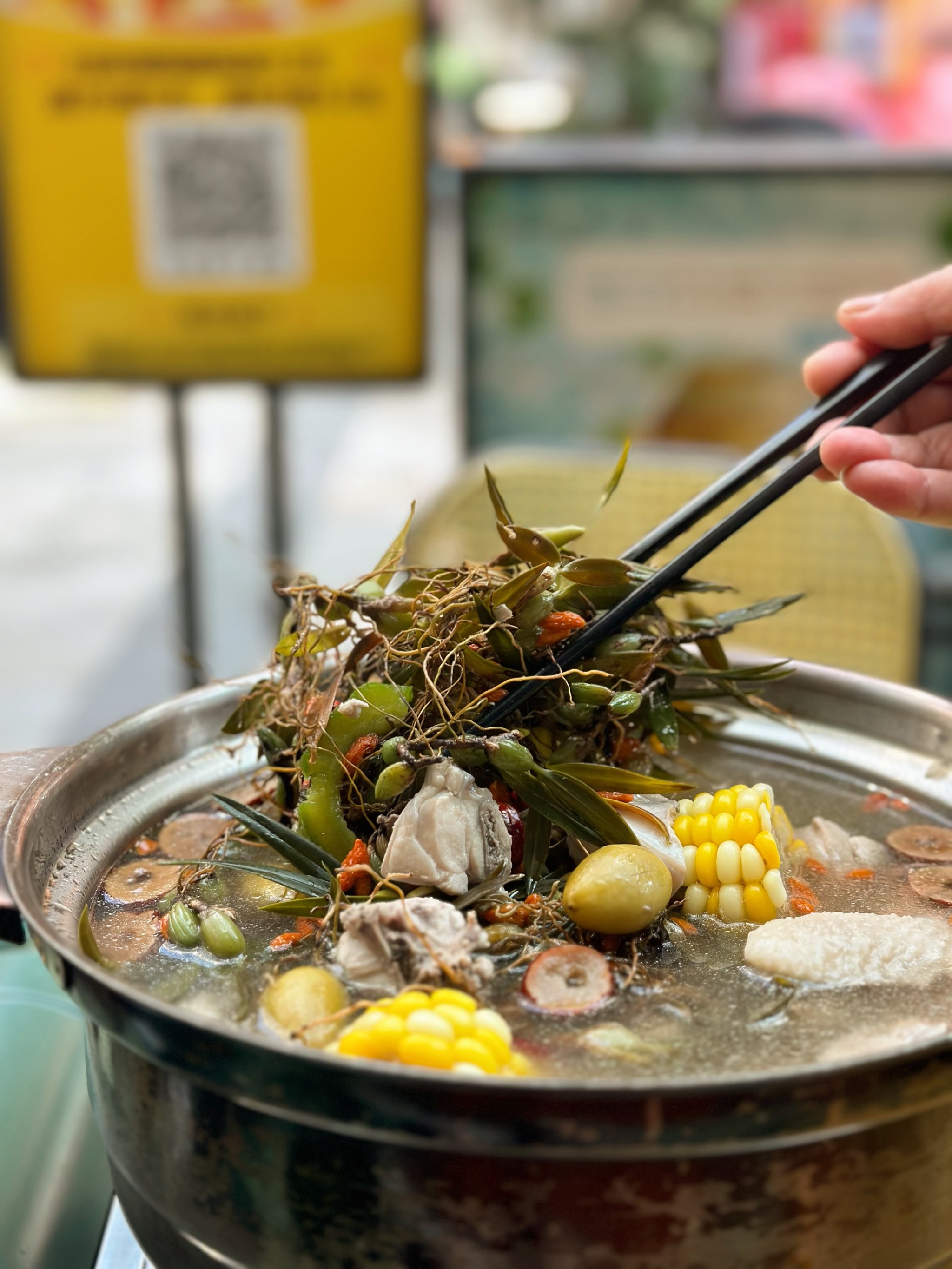 石橄榄炖水鸭图片