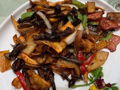 菌菇炒腊肉-将相和·海鲜蒸饺大连菜