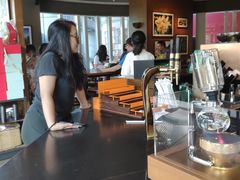 -星巴克臻选(深圳龙华红山天虹店)
