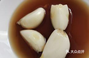 Pickled Garlic in Vinegar