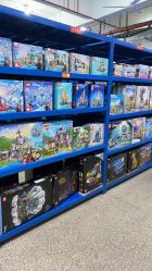 -逝水玩具折扣店