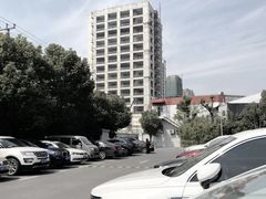 -芭洛商务中心-停车场