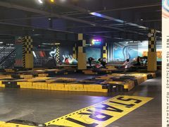 -极限PLAY运动娱乐新世界·团建派对潮玩休闲馆·室内蹦极高空游乐园