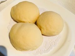 脆皮流沙包-皇朝会.经典传统粤菜(外滩店)