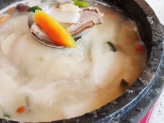 汤特别鲜甜-墨脱石锅椰子鸡•海鲜糟粕醋(榆亚路店)