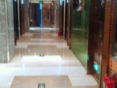 -嘉年华KTV(人民路店)