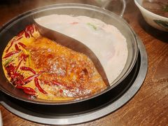 鸳鸯锅红汤配菌汤锅-萍姐火锅·公路夜市(打浦桥日月光店)