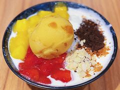 芒果草莓雪冰-Ice Monster冰馆·CNN评选全球十大甜品(国贸商城店)