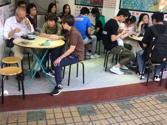 等位区-百花传统甜品店(原址店)