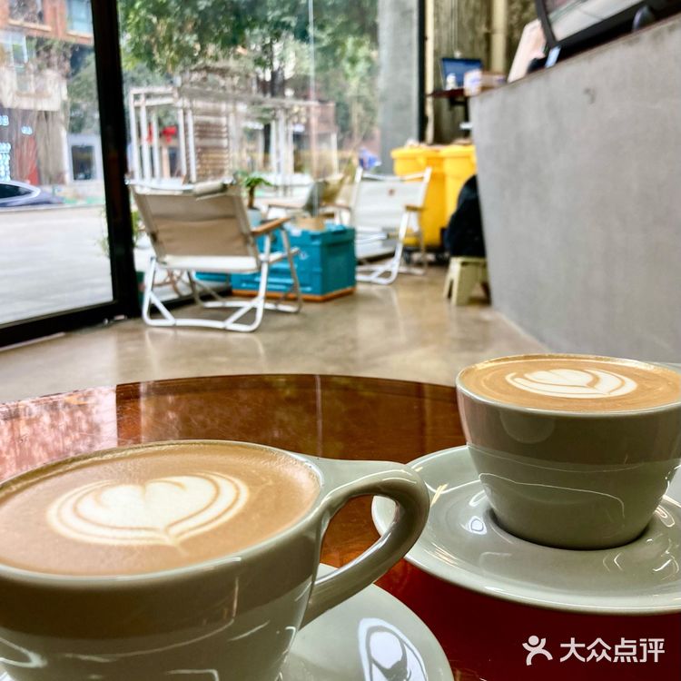 秘密小径的工业风咖啡躺平文化[胜利]