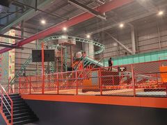 -极限PLAY运动娱乐新世界·团建派对潮玩休闲馆·室内蹦极高空游乐园