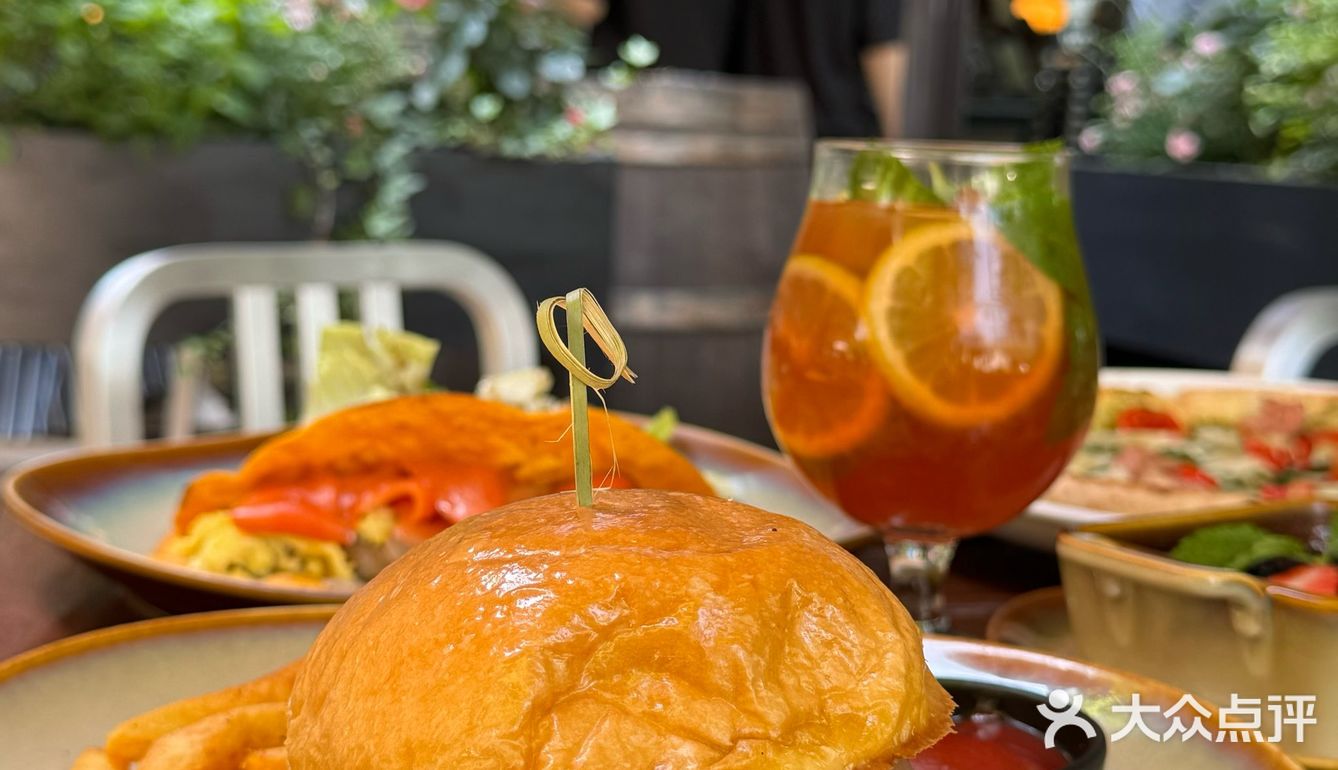 华贸！这才是北京春天该有的样子…