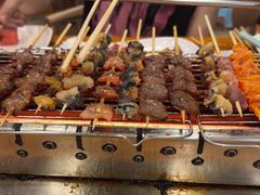 -哈尔滨小酒馆·鲜肉现穿自助烧烤(康新花园店)
