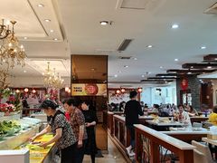 自助取餐区-泉福居酱骨头自助广场(南大街商业步行街店)