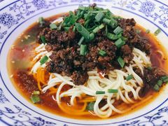 -渝之汇牛肉豌杂面