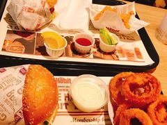 -The Habit Burger Grill 哈比特汉堡(复兴soho店)