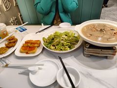 炝拌生菜-刘胖子家常菜·蹄花焖藕(中南店)