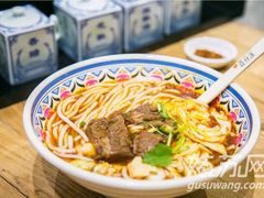 -鑫花溪牛肉米粉(凤凰街创始总店)