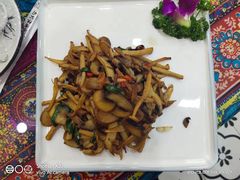 -烟疆印象新疆菜(万联广场店)