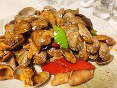 尖椒肥肠炒蚬子-小郭私房菜·海肠捞饭店(学士街店)