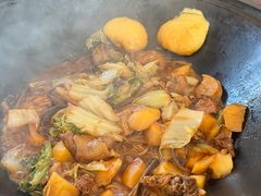 -粘豆包柴火铁锅炖