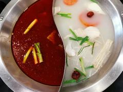 鸳鸯锅底-吴记老锅底麻辣火锅(福州路店)