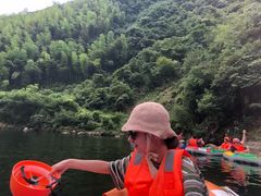 -安吉龙王山峡谷漂流