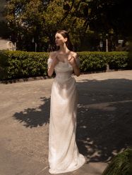 -不晚国际婚纱礼服