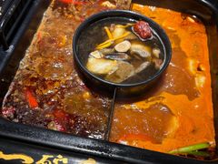 -老牌坊云南鱼豆花火锅(爱建店)