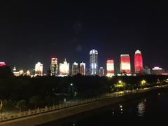 -万绿园